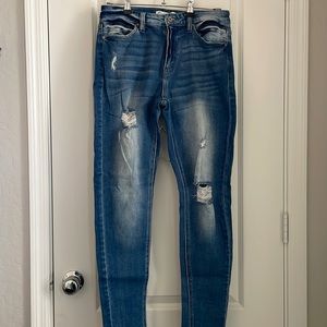 KanCan Jeans, size 28, Lightly Distressed Skinny, like-new